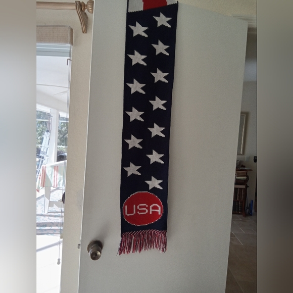 USA Red White and Blue Knit Scarf America - Picture 4 of 9